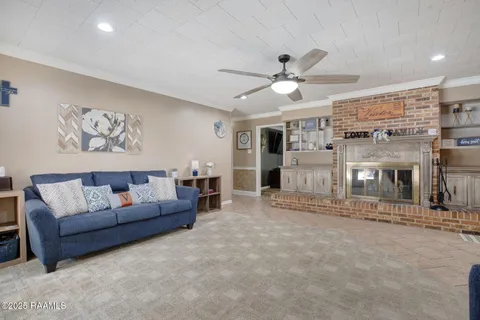 $249,900 | 811 West Viator Street, Delcambre, LA 70528