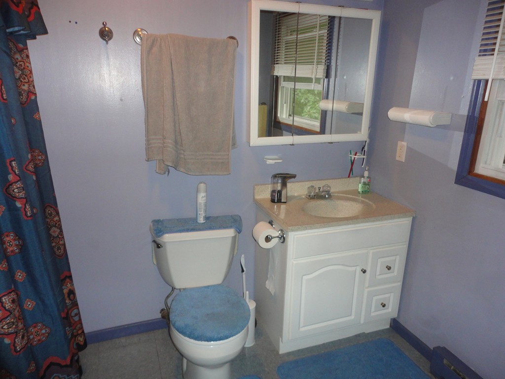 68 Crest Circle Worcester, MA 01603 - Photo 6 of 13