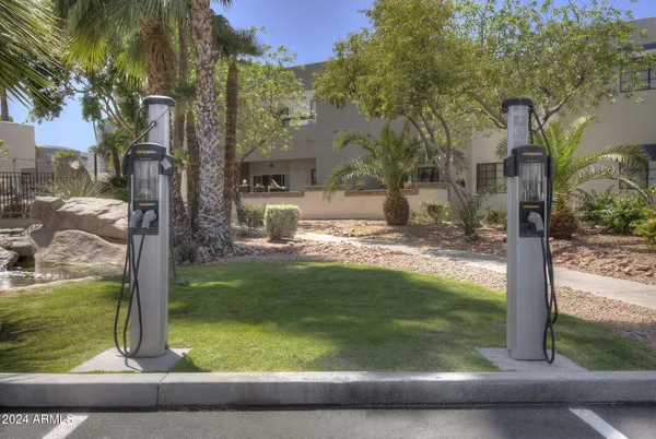 $1,315 | 16220 North 7th Street, Unit 1, Phoenix, AZ 85022