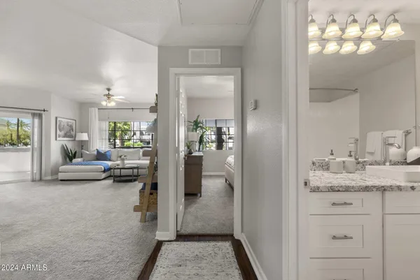 $1,299 | 16220 North 7th Street, Unit 1, Phoenix, AZ 85022