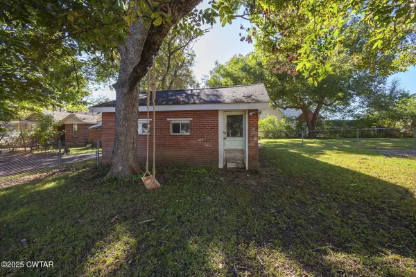 $285,000 | 119 5th Avenue, Huntingdon, TN 38344