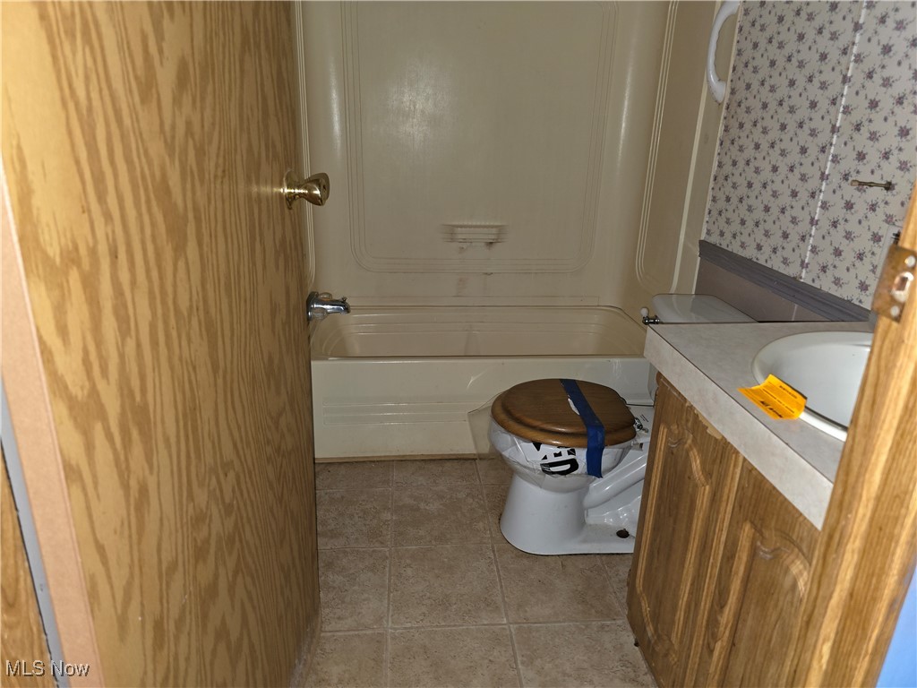 8889 Cumberland Road Southwest Bowerston, OH 44695 - Photo 10 of 14 Gallery Image 10