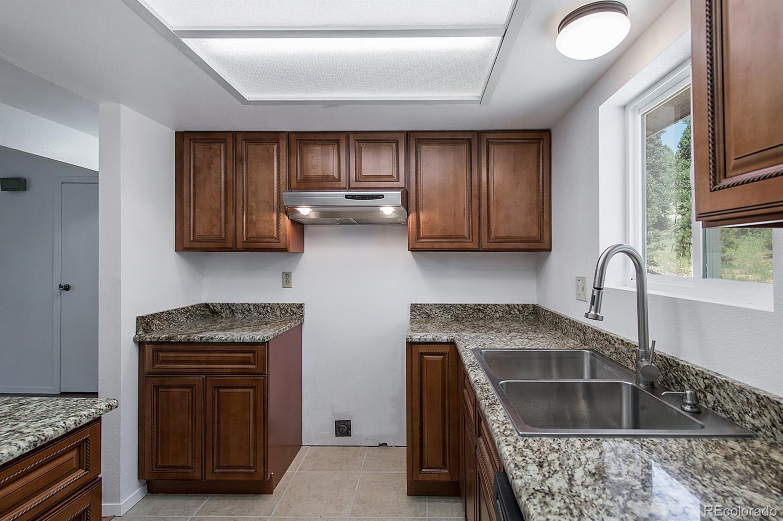 28530 Mountain View Road Conifer, CO 80433 - Photo 11 of 29 Gallery Image 11