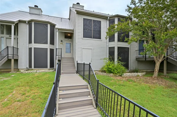 $2,200 | 200 World Of Tennis Square, Unit 200, Lakeway, TX 78738