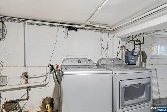 $369,900 | 48 Arverne Terrace, Irvington, NJ 07111