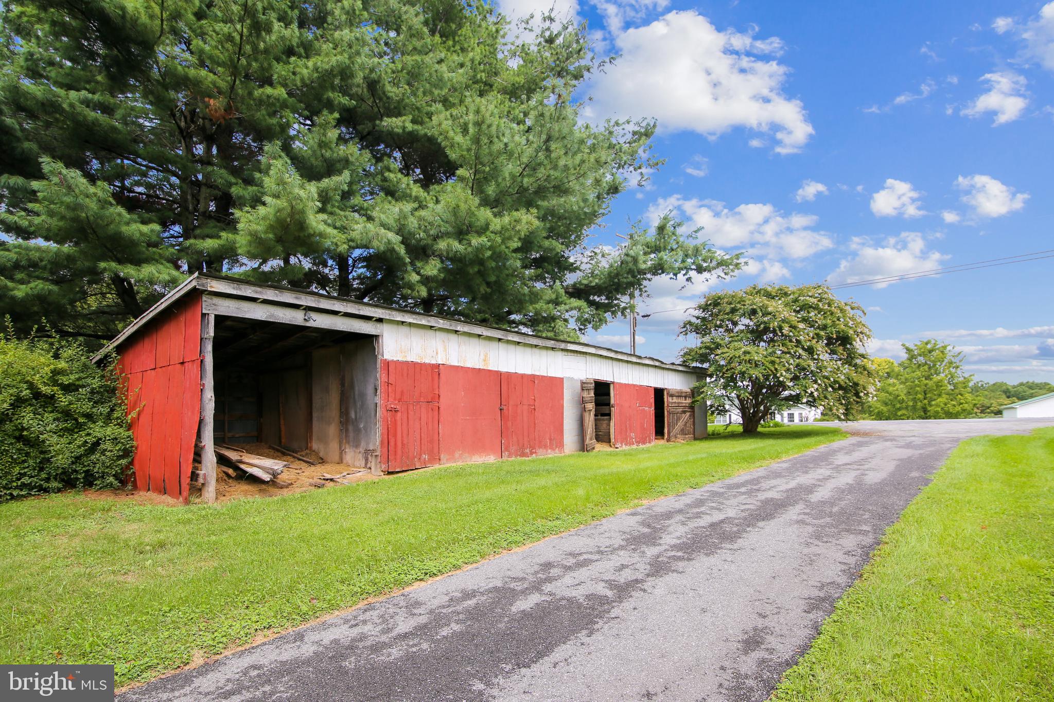 13030 Prices Distillery Road Clarksburg, MD 20871 - Photo 68 of 90 Red stable