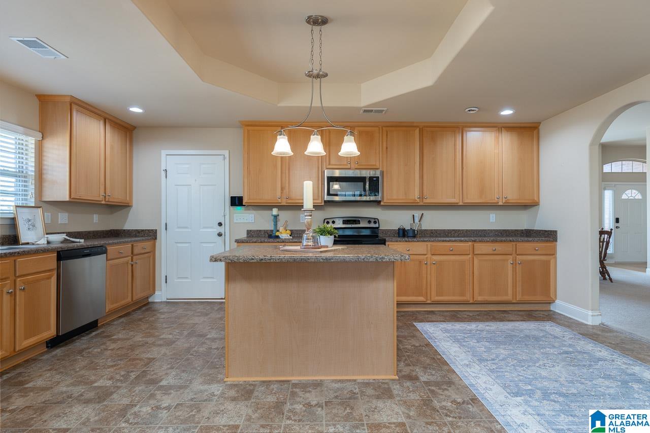 1021 Conner Circle Alabaster, AL 35007 - Photo 3 of 49