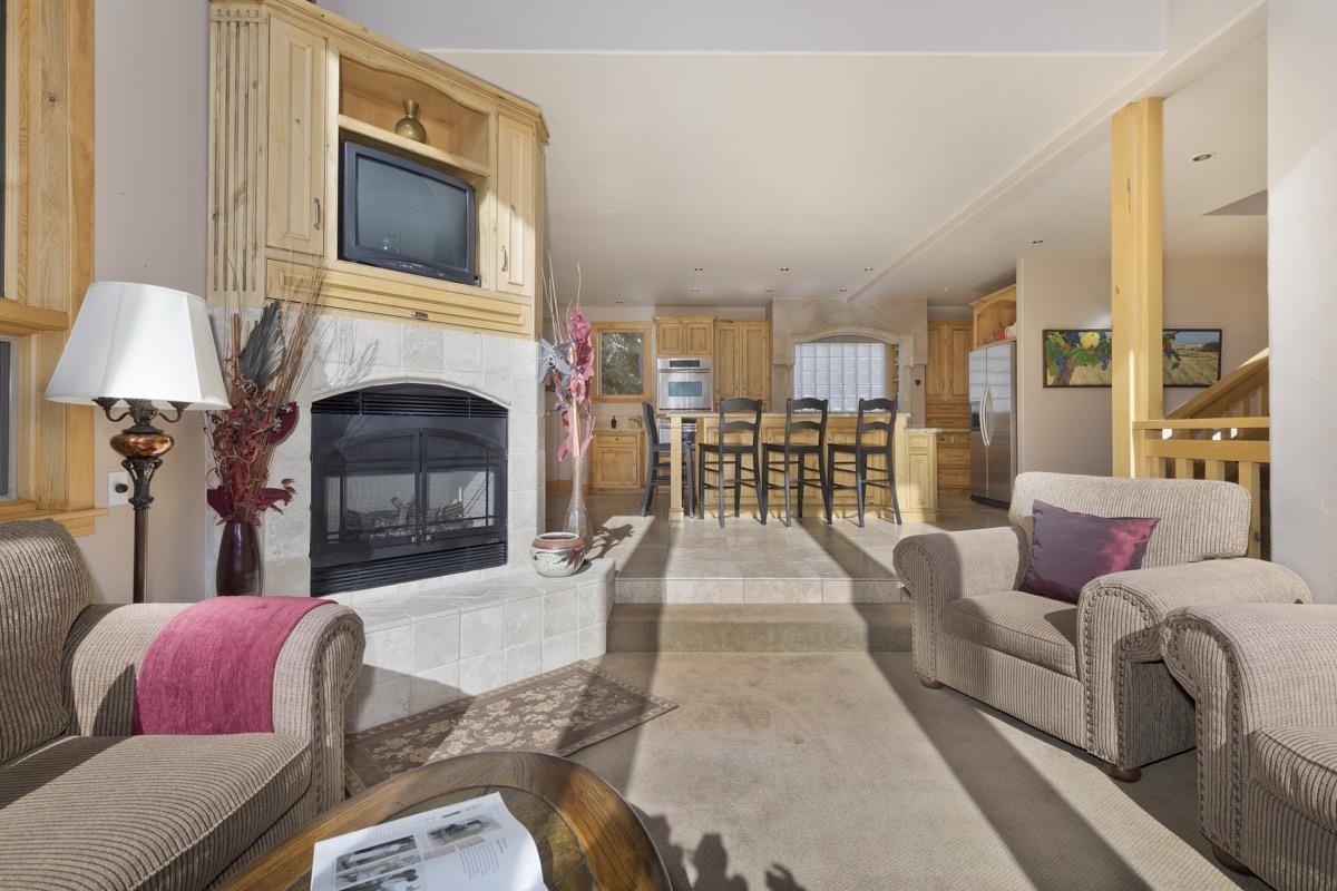 66 Badger Road Mammoth Lakes, CA 93546 - Photo 5 of 50 Gallery Image 5