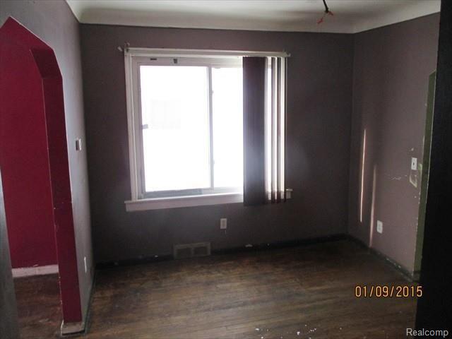 8041 Sterling Street Center Line, MI 48015 - Photo 3 of 6