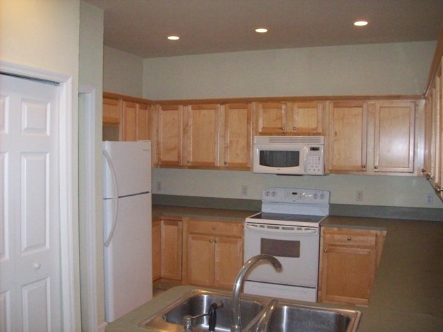 5025 Hampton Ridge Avenue Tallahassee, FL 32311 - Photo 3 of 9