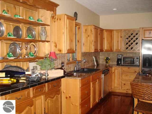 2500 Harbor Reach Road Traverse City, MI 49686 - Photo 7 of 15 1716124-6.JPG