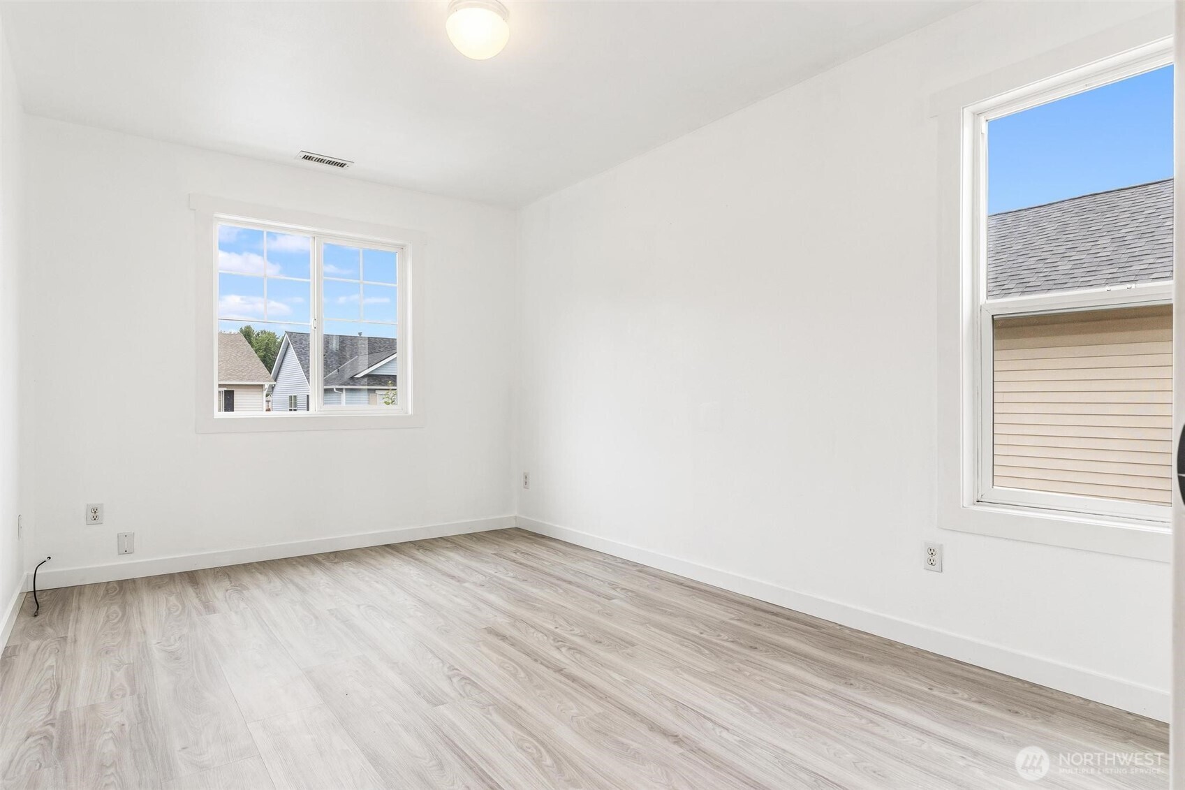 110 Ferndale Avenue Southeast Renton, WA 98056 - Photo 26 of 40