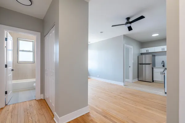 $1,799 | 6239 North Western Avenue, Unit 311, Chicago, IL 60659