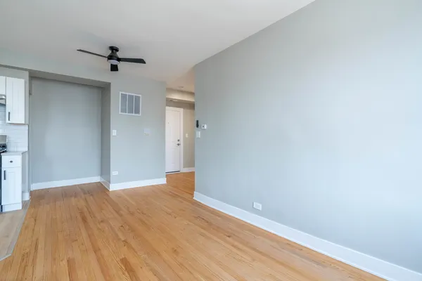 $1,799 | 6239 North Western Avenue, Unit 311, Chicago, IL 60659