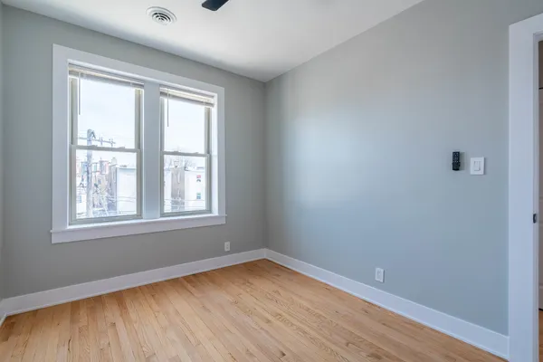 $1,799 | 6239 North Western Avenue, Unit 311, Chicago, IL 60659