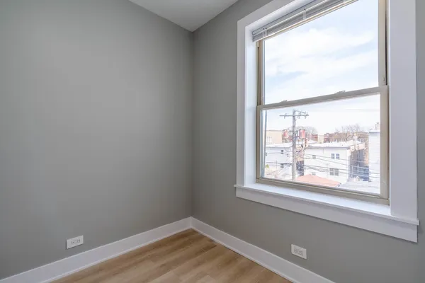 $1,799 | 6239 North Western Avenue, Unit 311, Chicago, IL 60659