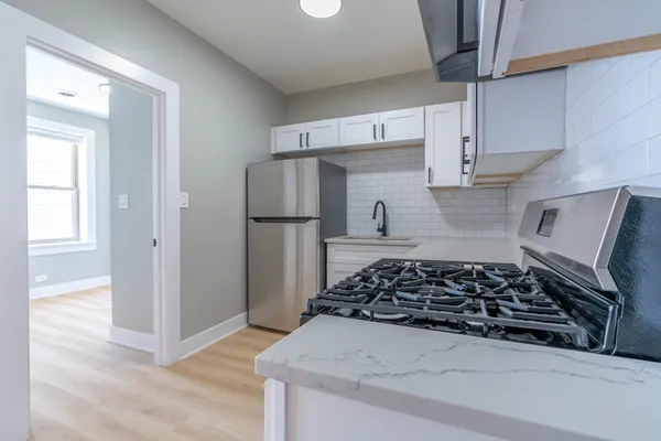 $1,799 | 6239 North Western Avenue, Unit 311, Chicago, IL 60659