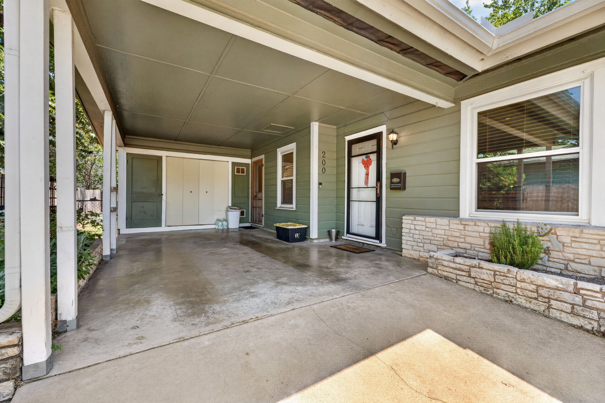 200 East Skyview Road Austin, TX 78752 - Photo 5 of 28 Gallery Image 5