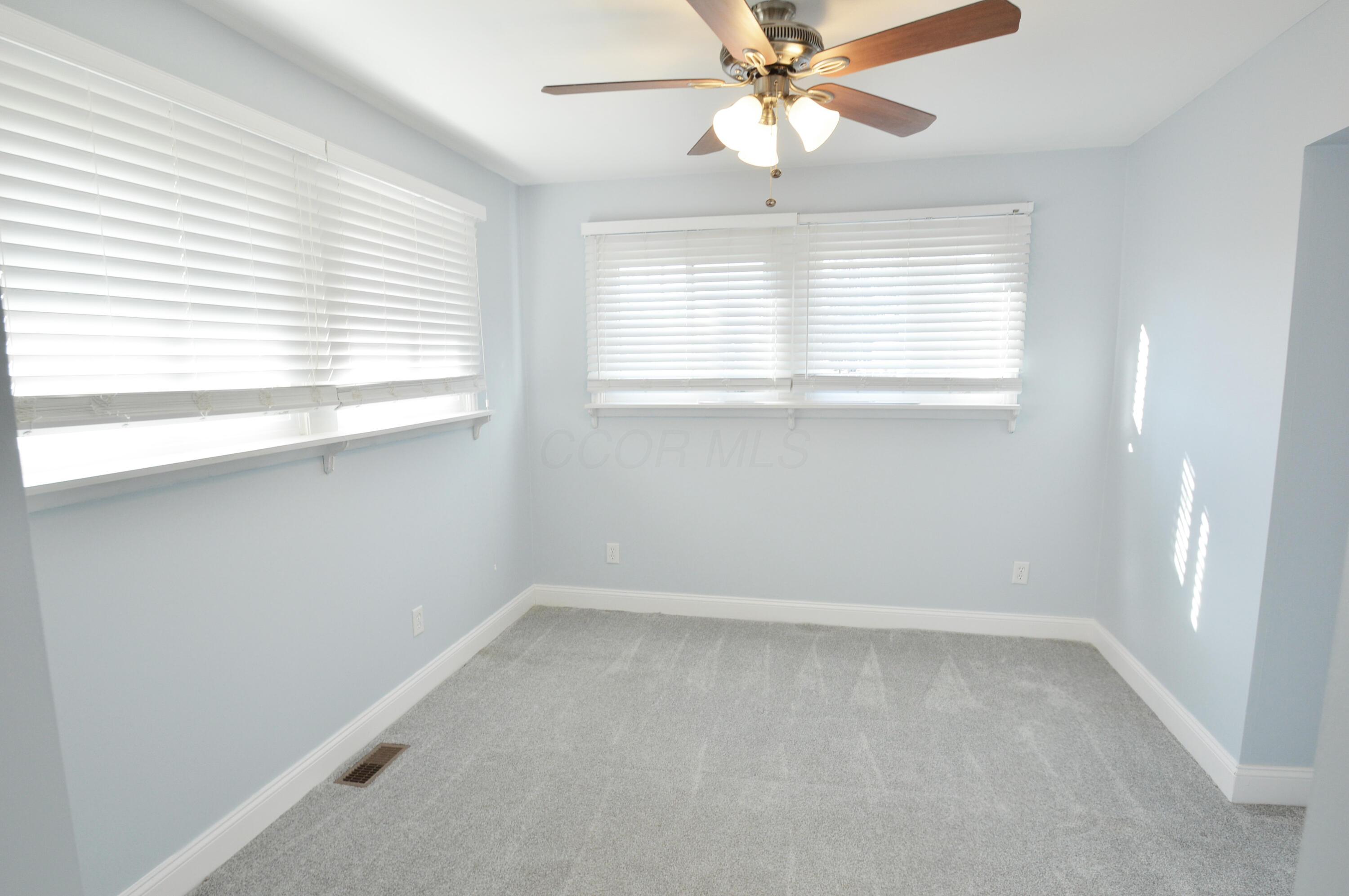 5138 Roberts Road Hilliard, OH 43026 - Photo 8 of 35 Extra Room A