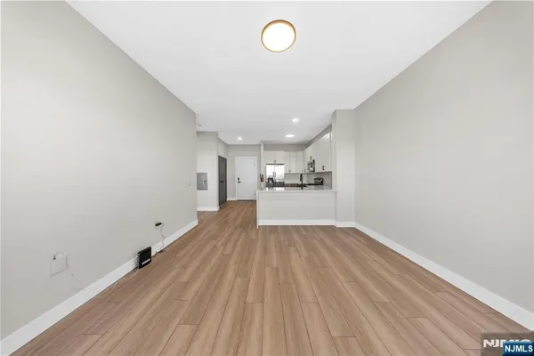 $2,150 | 87-89 Mary Street, Unit 504, Paterson, NJ 07503