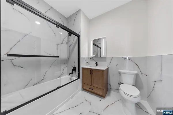 $2,150 | 87-89 Mary Street, Unit 504, Paterson, NJ 07503