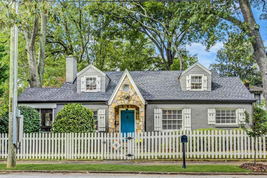 Idyllic Brick Bungalow!