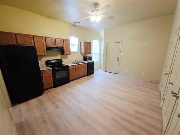 $1,000 | 421 South Lopez Street, Unit B, New Orleans, LA 70119