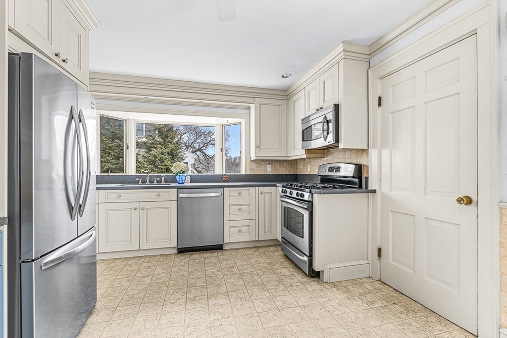 5 Woodside Road Winchester, MA 01890 - Photo 11 of 39 Gallery Image 11