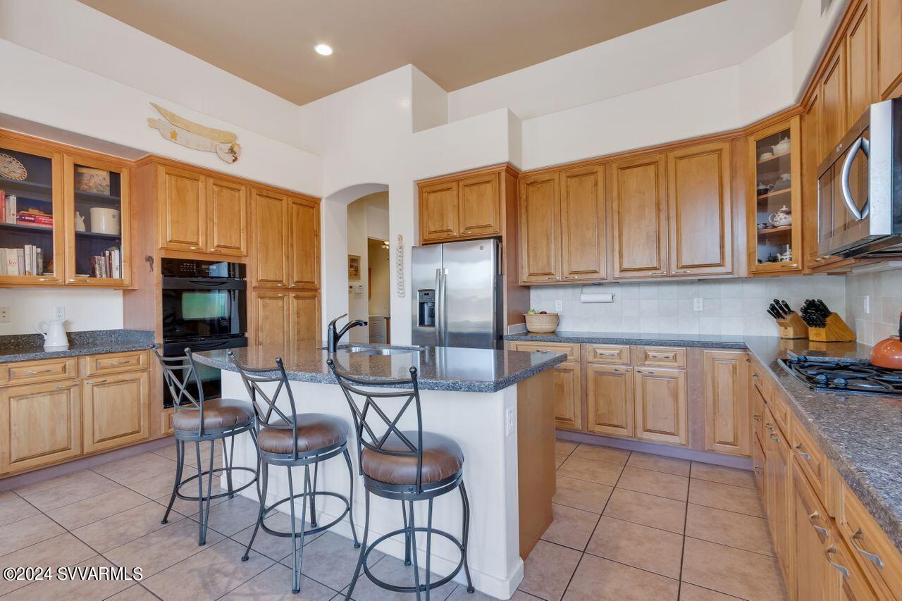 245 Ridge Rock Road Sedona, AZ 86351 - Photo 12 of 40 Kitchen with Island 2