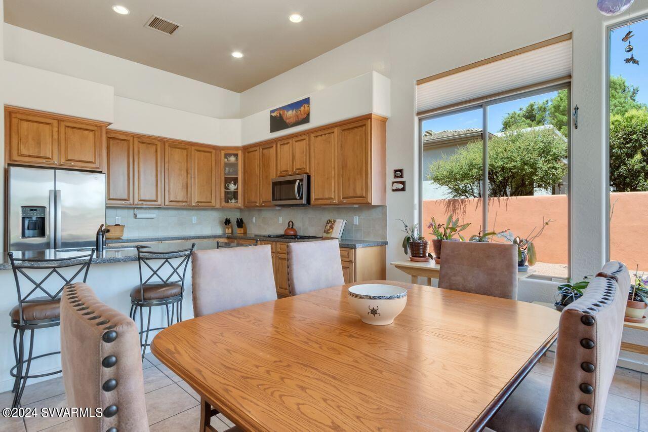 245 Ridge Rock Road Sedona, AZ 86351 - Photo 15 of 40 Dining Area and Kitchen