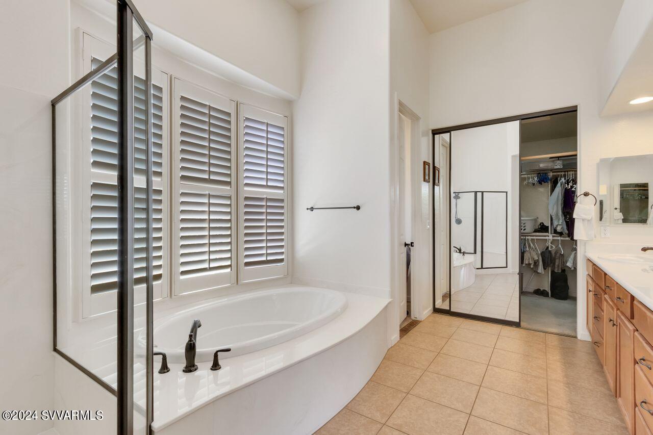 245 Ridge Rock Road Sedona, AZ 86351 - Photo 22 of 40 Primary Bath