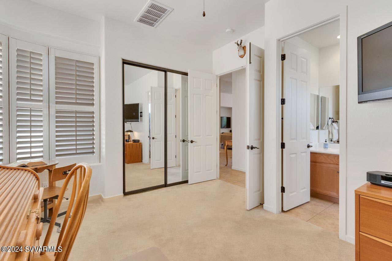 245 Ridge Rock Road Sedona, AZ 86351 - Photo 25 of 40 Guest BR with Ensuite Bath 2