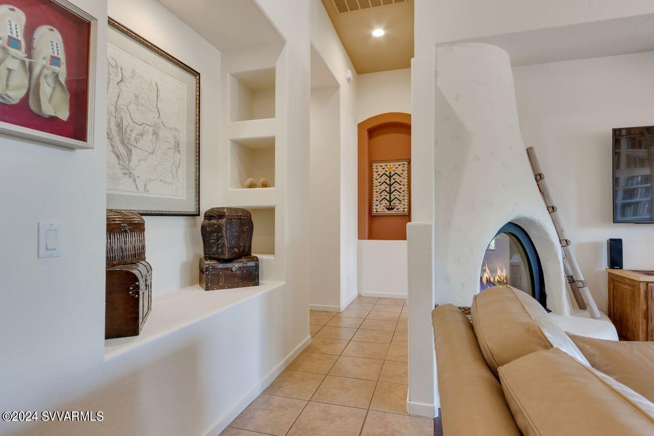 245 Ridge Rock Road Sedona, AZ 86351 - Photo 9 of 40 Hallway