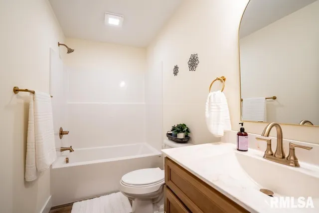 $274,000 | 659 Copper Creek Lane, Herrin, IL 62948