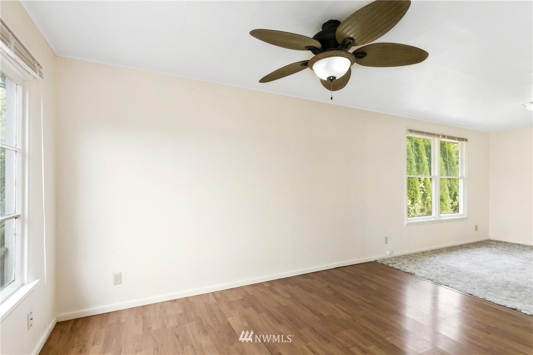 1114 Perry Avenue Bremerton, WA 98310 - Photo 5 of 21 Gallery Image 5