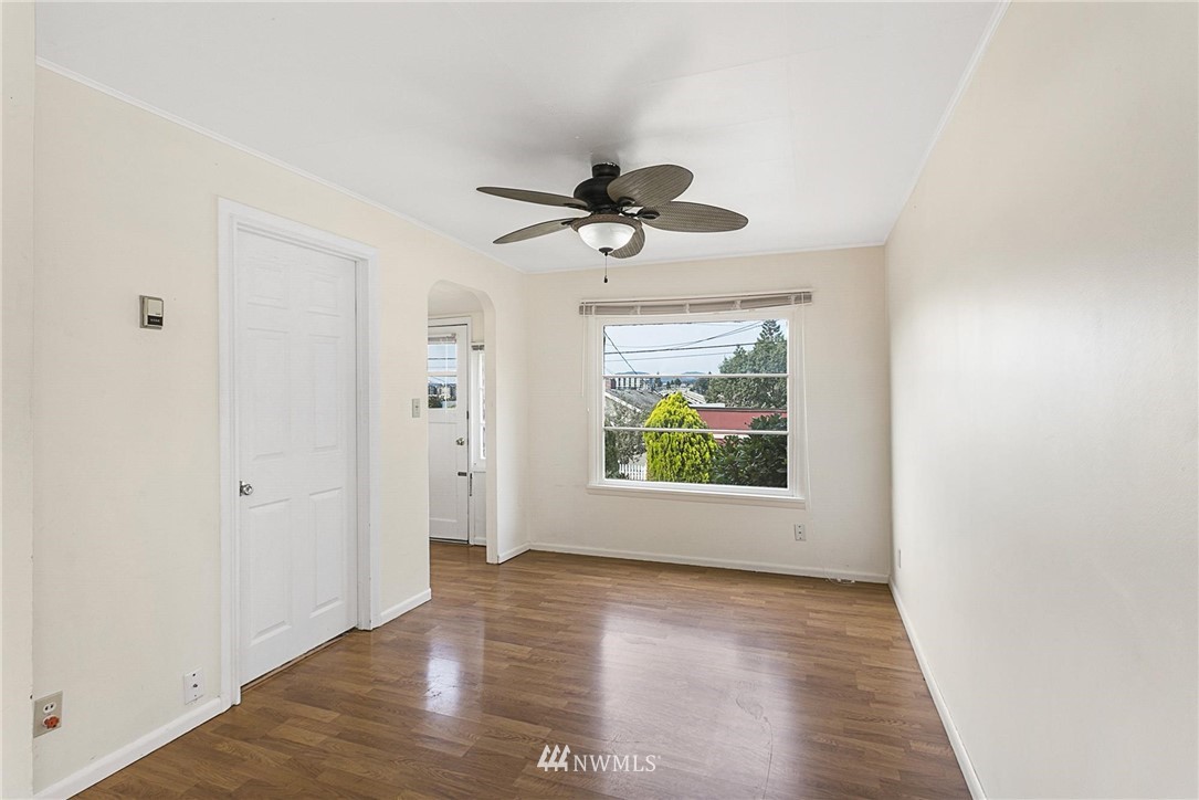 1114 Perry Avenue Bremerton, WA 98310 - Photo 6 of 21 Gallery Image 6