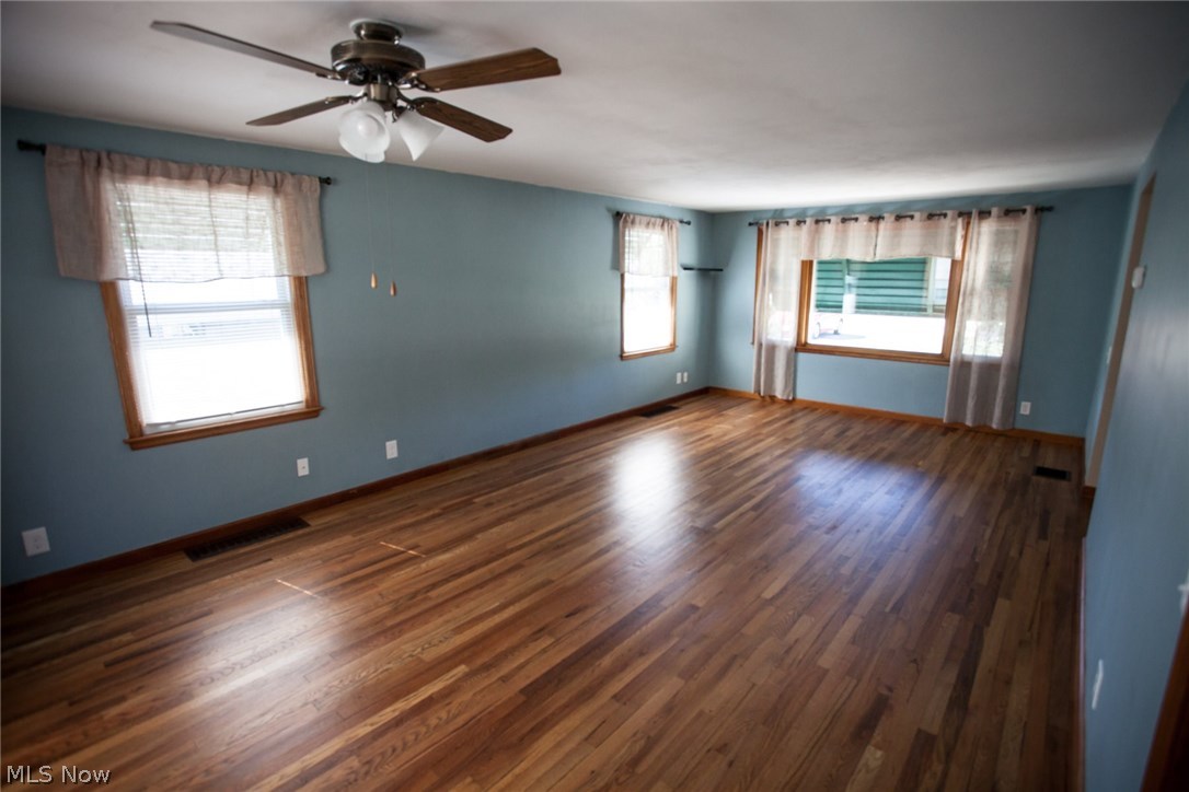 7095 Hopkins Road Mentor, OH 44060 - Photo 4 of 25