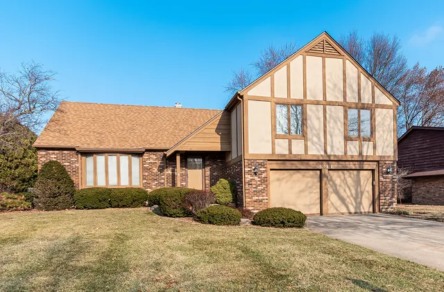 $375,000 | 3311 Indianwood Lane, Joliet, IL 60431
