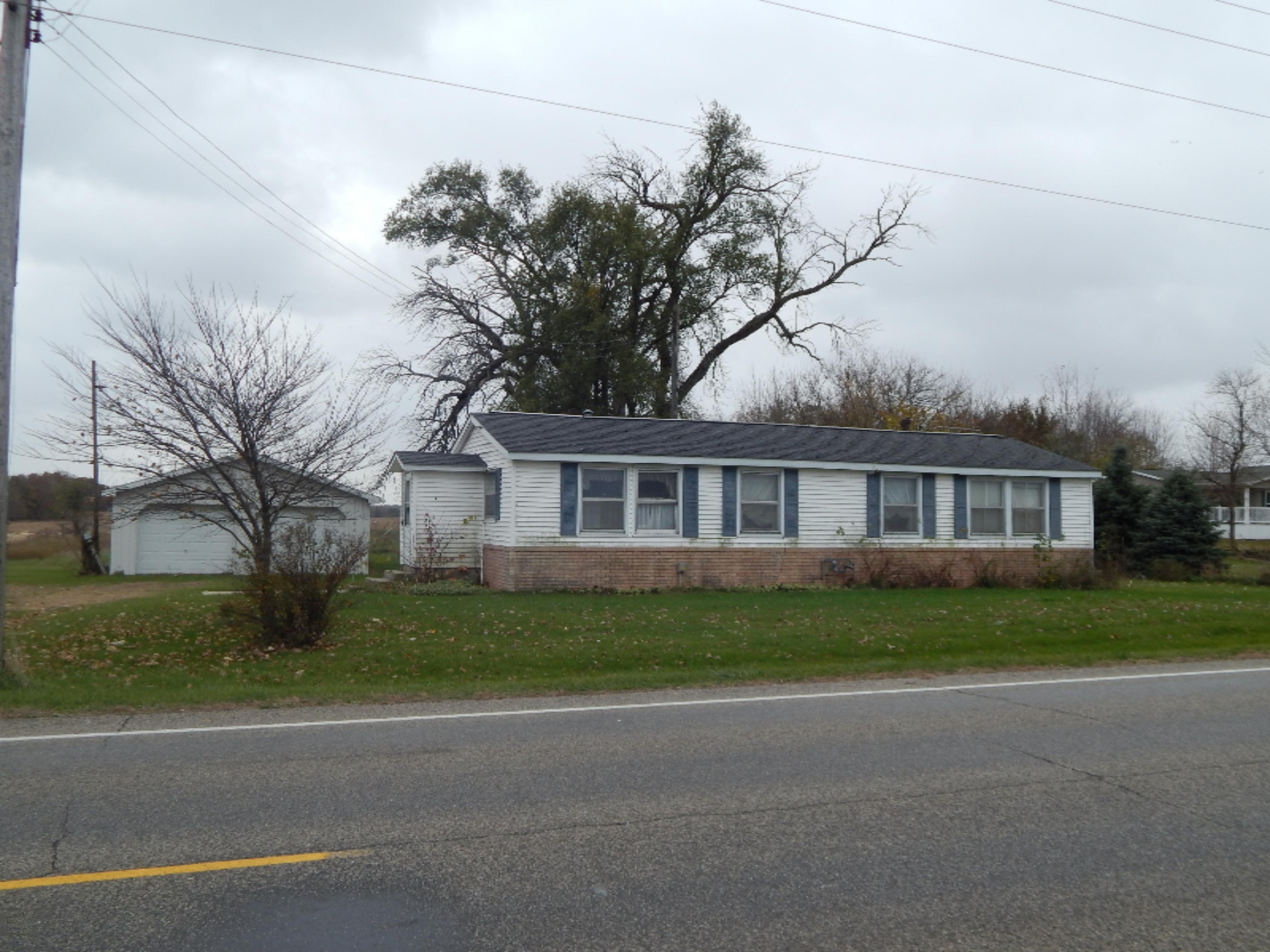 25201 Fawn River Road Sturgis, MI 49091 - Photo 2 of 12 DSCN4624