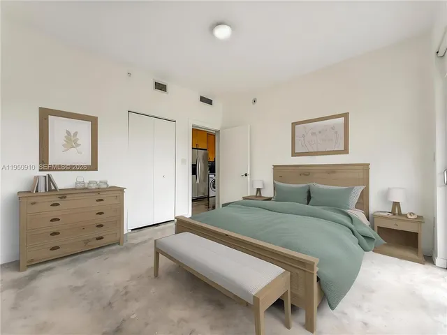 $2,000 | 771 Northwest 1st Street, Unit 302, Miami, FL 33128