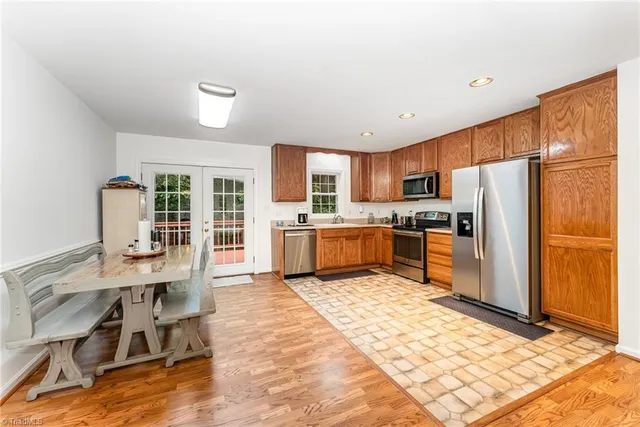 $299,500 | 634 East Swannanoa Avenue, Liberty, NC 27298