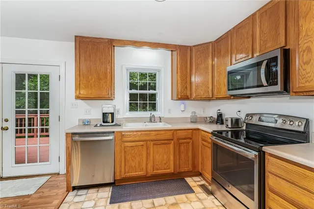 $299,500 | 634 East Swannanoa Avenue, Liberty, NC 27298