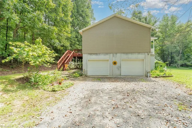 $299,500 | 634 East Swannanoa Avenue, Liberty, NC 27298