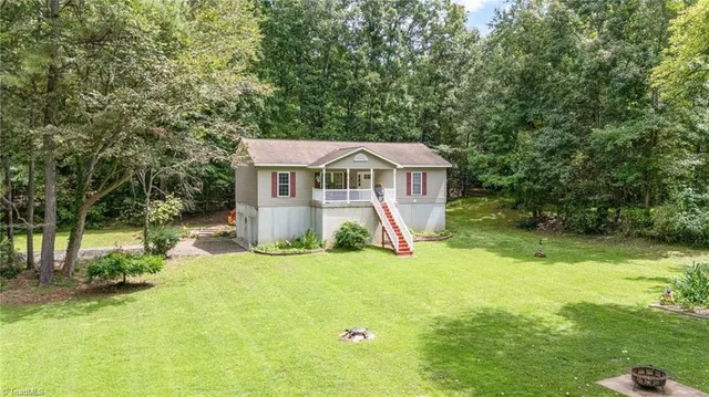 $299,500 | 634 East Swannanoa Avenue, Liberty, NC 27298
