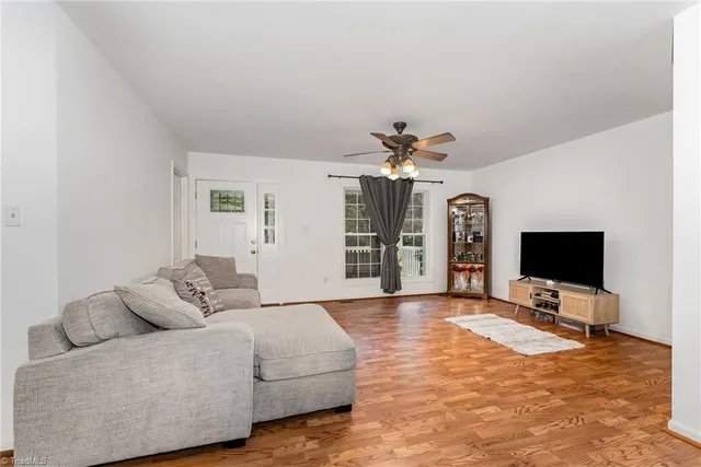 $299,500 | 634 East Swannanoa Avenue, Liberty, NC 27298