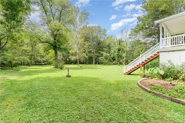 $299,500 | 634 East Swannanoa Avenue, Liberty, NC 27298