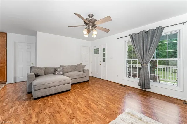 $299,500 | 634 East Swannanoa Avenue, Liberty, NC 27298