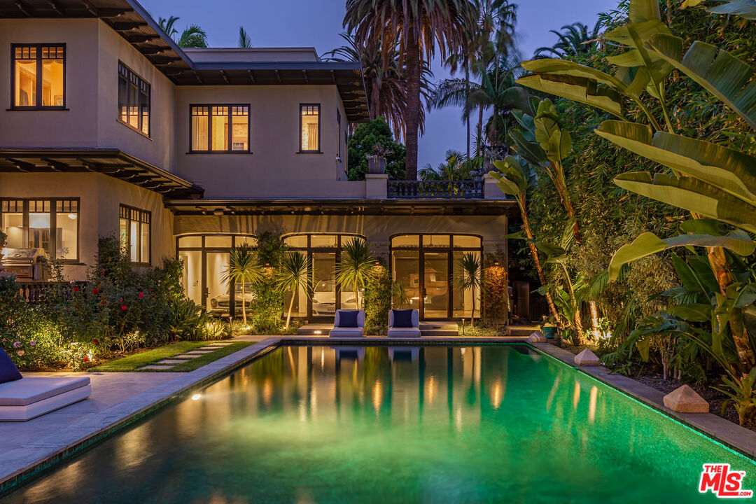 2020 Avenue, Santa Monica, CA 90402 Compass