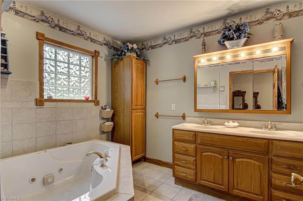 2182 Stone Ridge Place Winston-Salem, NC 27107 - Photo 17 of 30