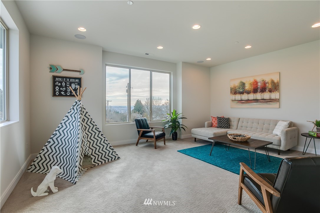 1814 Northeast 13th Street Renton, WA 98056 - Photo 24 of 25 Gallery Image 24
